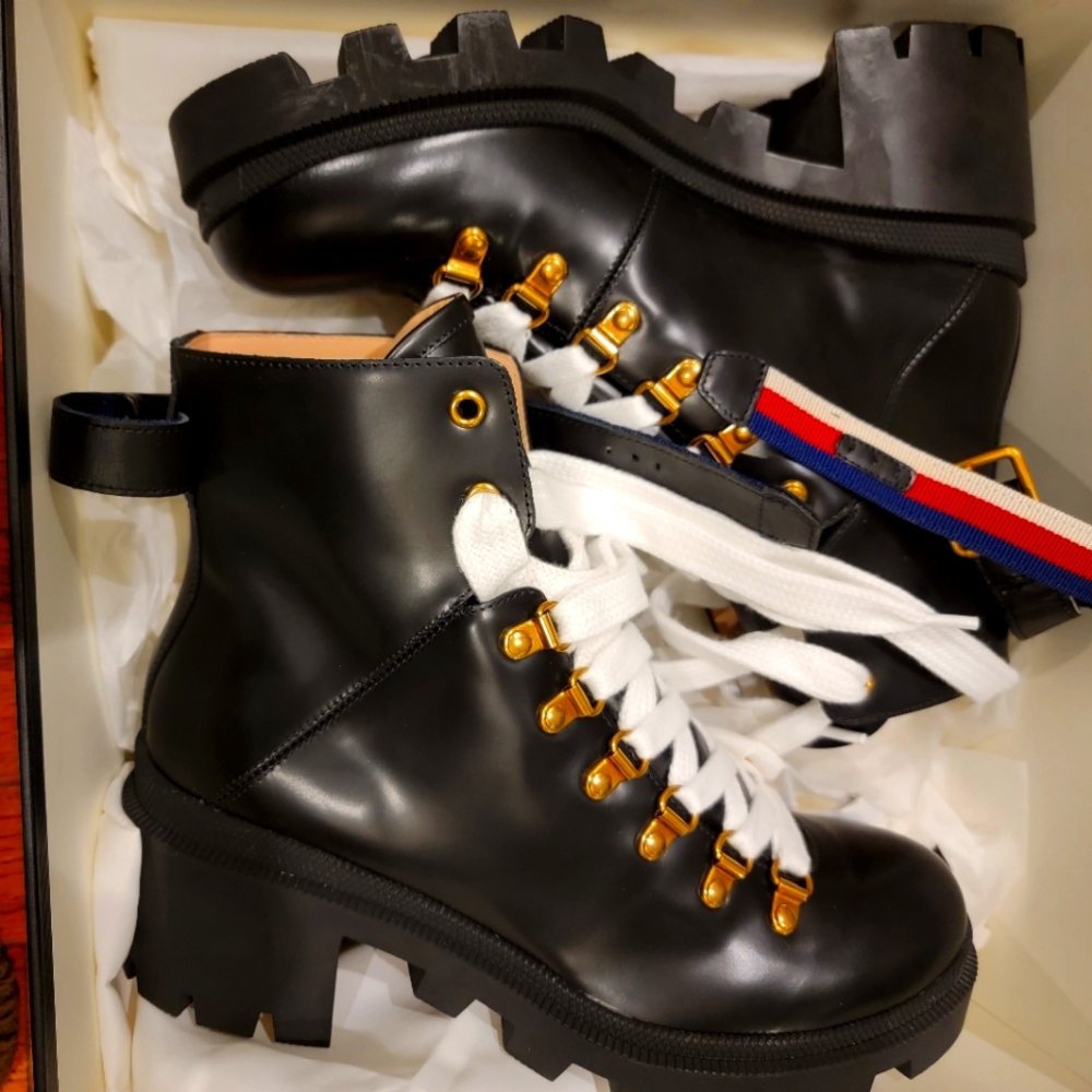 Gucci Leather ankle boot with Sylvie
